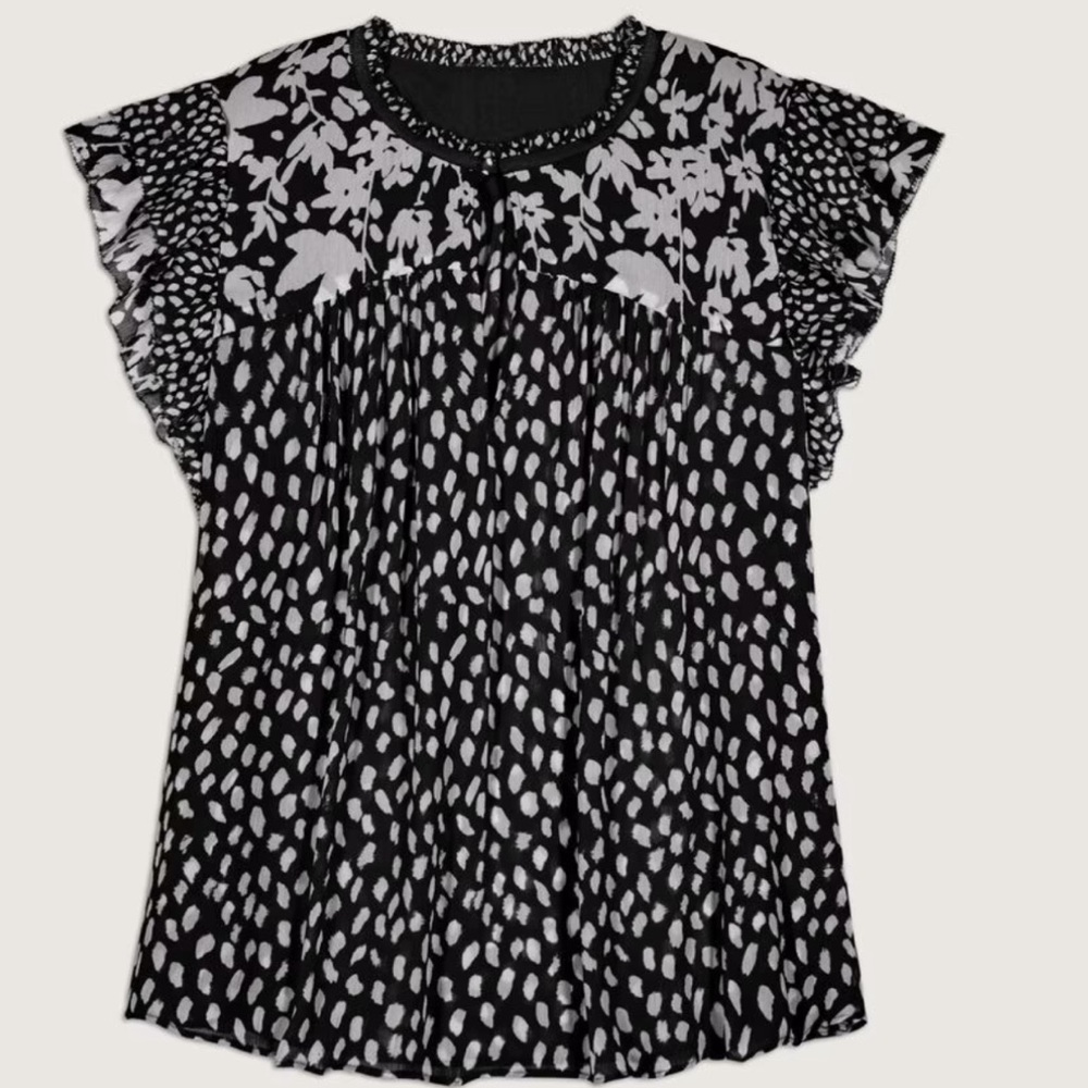 Cupcakes and Cashmere Black and White Top - Picture 3 of 13
